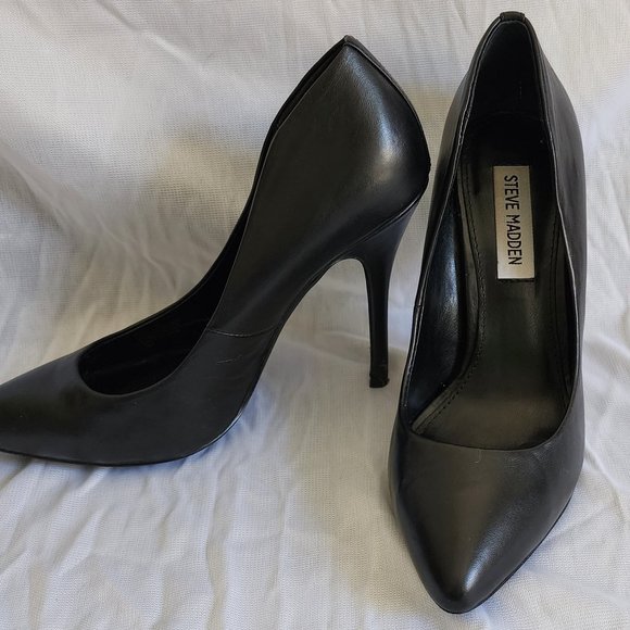 Gallery Steve Madden Black Pumps - Picture 1 of 3